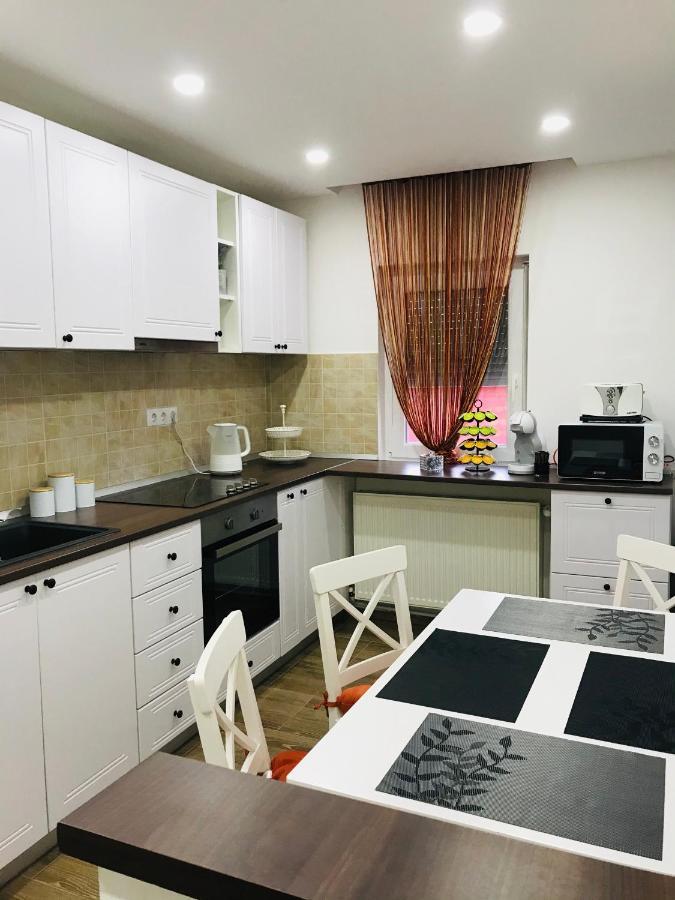 Comfy Apartment - Free Private Parking,Ac,Wi-Fi Carei Exterior foto